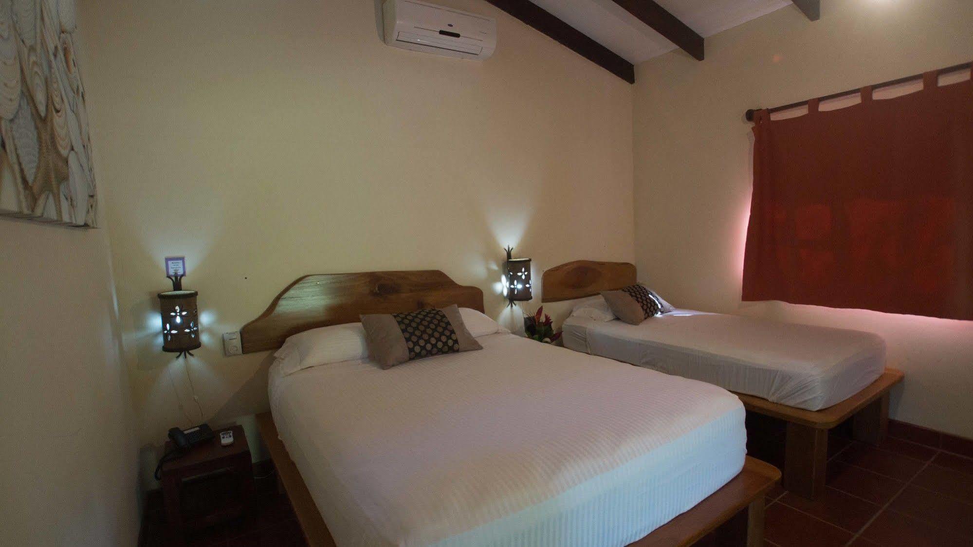 Aparthotel Mamma E Papa Ojochal Esterno foto