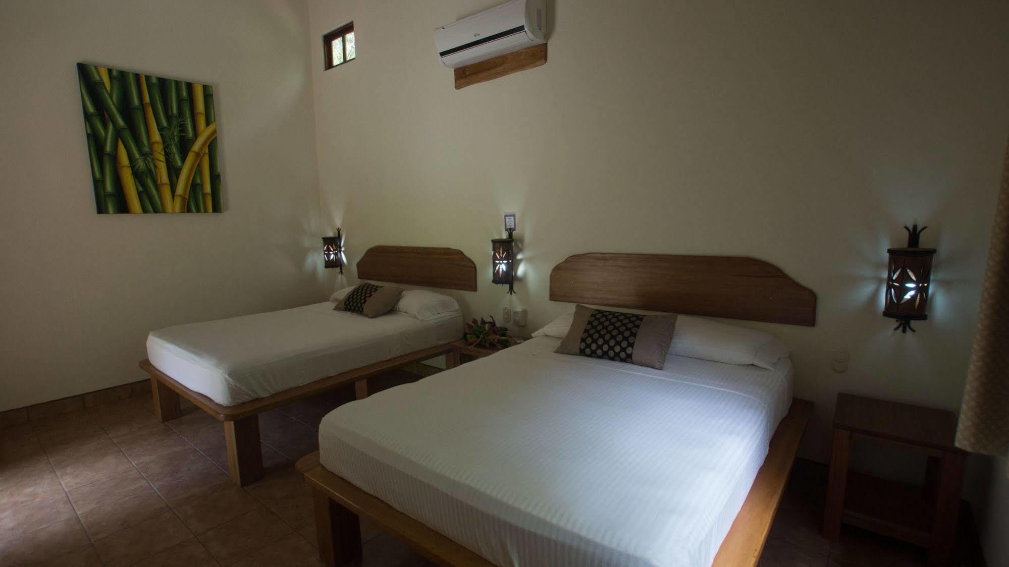 Aparthotel Mamma E Papa Ojochal Esterno foto